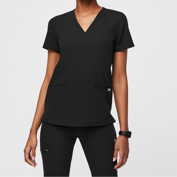 Figs Tops - FIGS Casma Three-Pocket Scrub Technical Collection Top Black